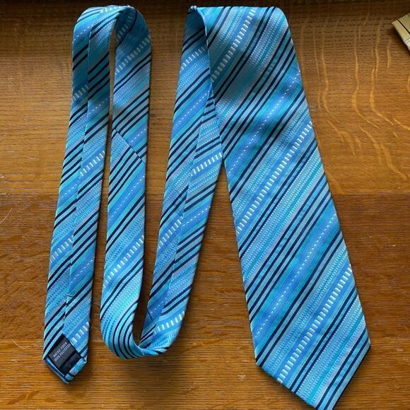 Laurant Bennet Necktie  - Picture 2 of 6